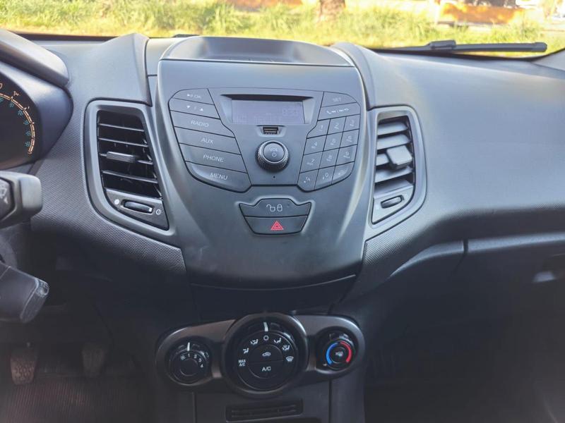 Ford Fiesta Ha 15l S - foto 14
