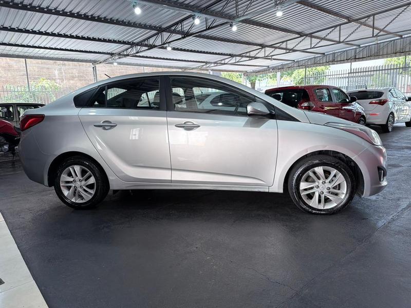 Hyundai HB20S 1.6 Premium 16V Flex 4P Automático - foto 6