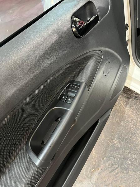 Volkswagen Gol MPI - foto 12