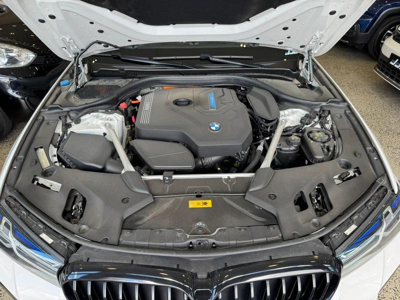 BMW 530e - foto 19