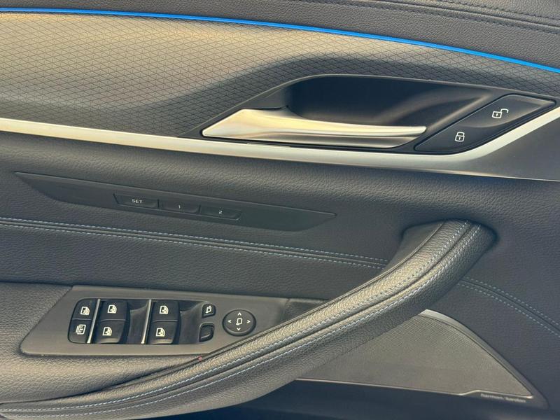 BMW 530e - foto 17