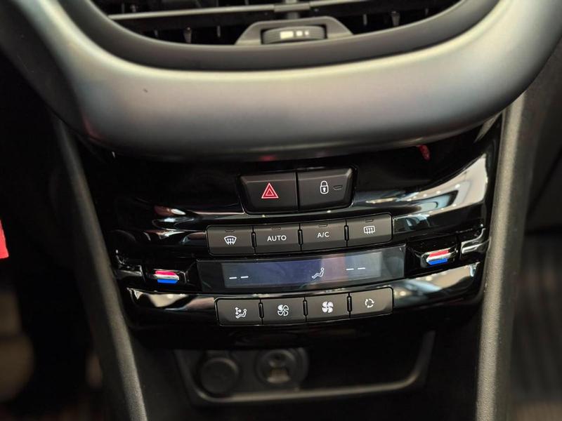 Peugeot 208 Griffe A - foto 16