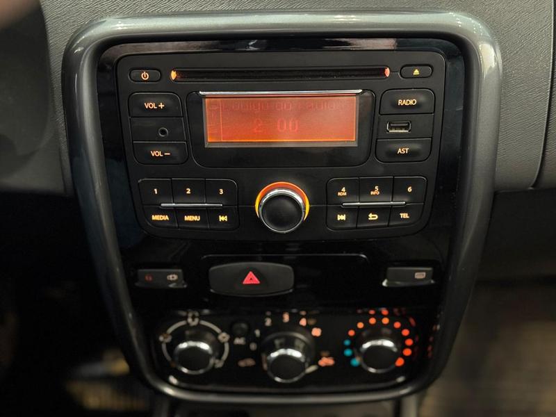 Renault Duster 2.0 D 4x2a - foto 14