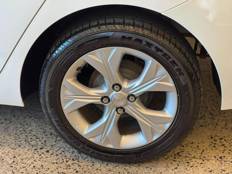 Chevrolet Onix Plus Plus LTZ 1.0 12V Tb Flex Aut. - foto 8