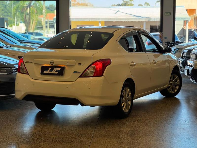 Nissan Versa 1.6 Sv - foto 4