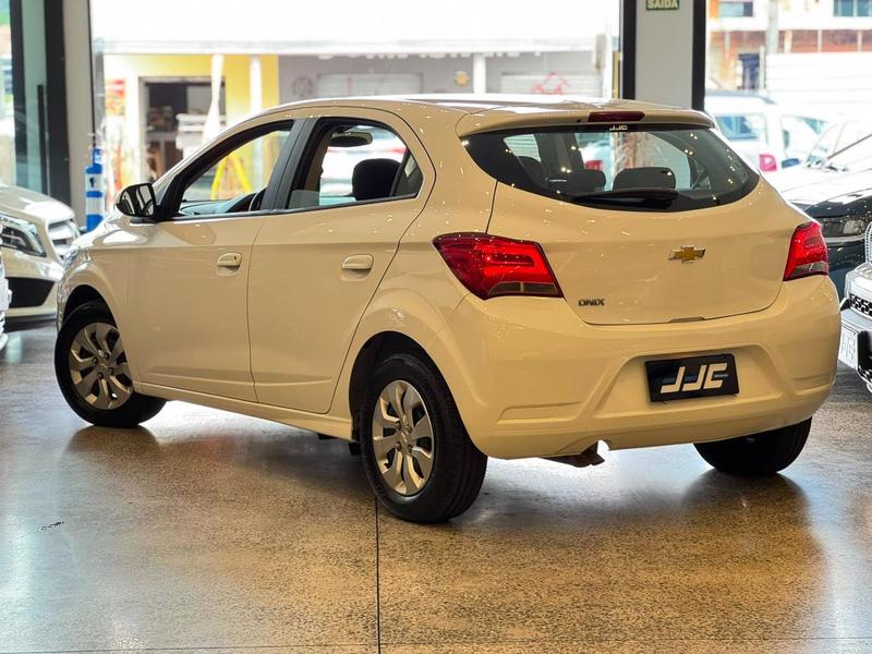 Chevrolet Onix Joy - foto 6