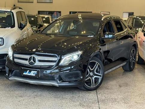 MERCEDES-BENZ GLA250