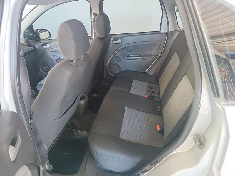 Ford Fiesta Sedan 1.0 8V Flex 4P - foto 10