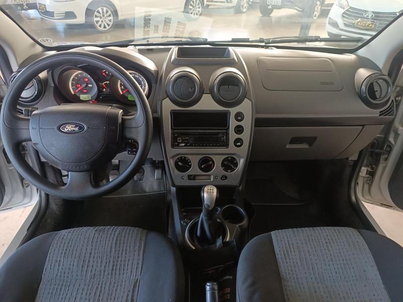 Ford Fiesta Sedan 1.0 8V Flex 4P - foto 8