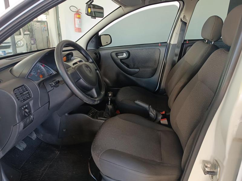 Chevrolet Corsa Sedan Premium - foto 11