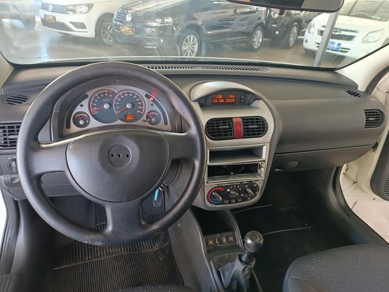 Chevrolet Corsa Sedan Premium - foto 9