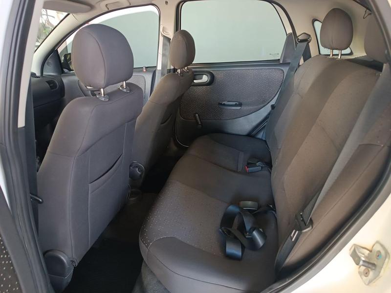 Chevrolet Corsa Sedan Premium - foto 12