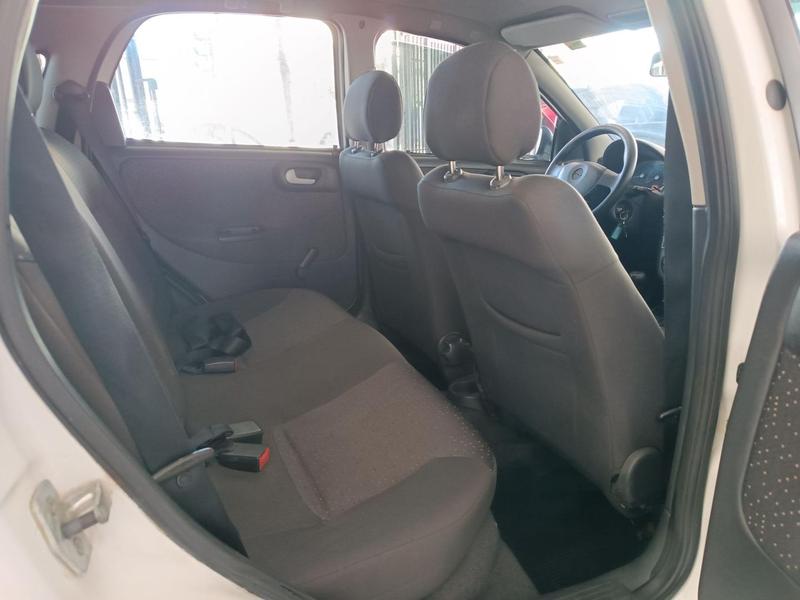 Chevrolet Corsa Sedan Premium - foto 14