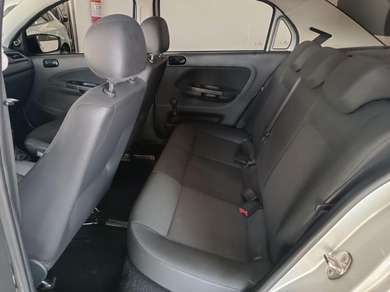 Volkswagen Voyage MPI - foto 12