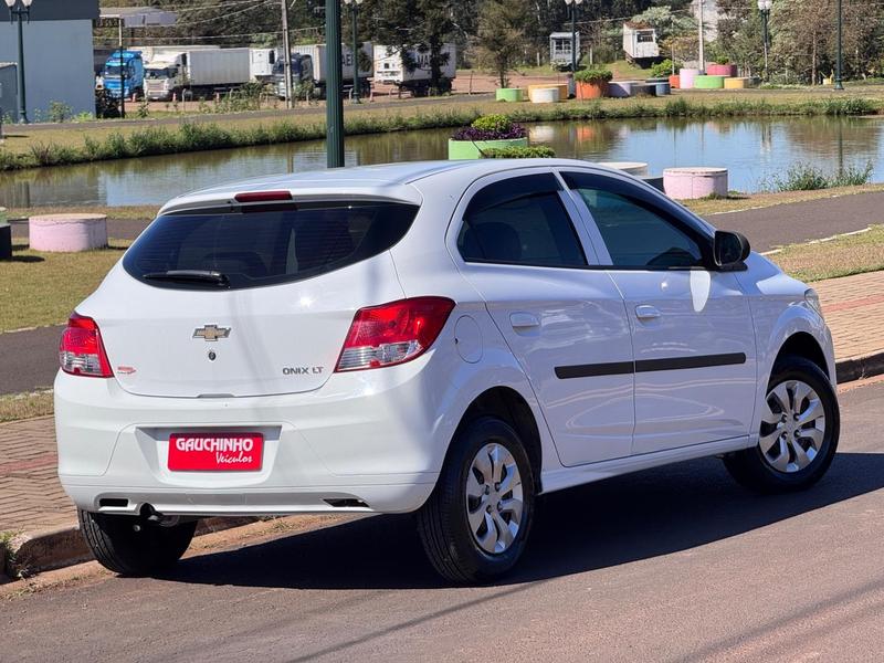 Chevrolet Onix 10mt LT - foto 4