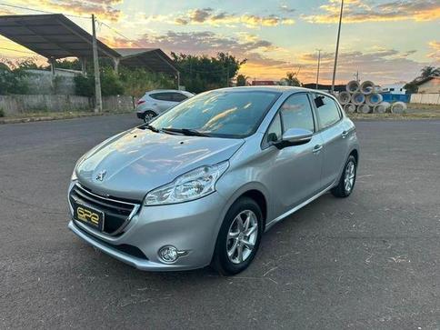 PEUGEOT 208 ALLURE BVA