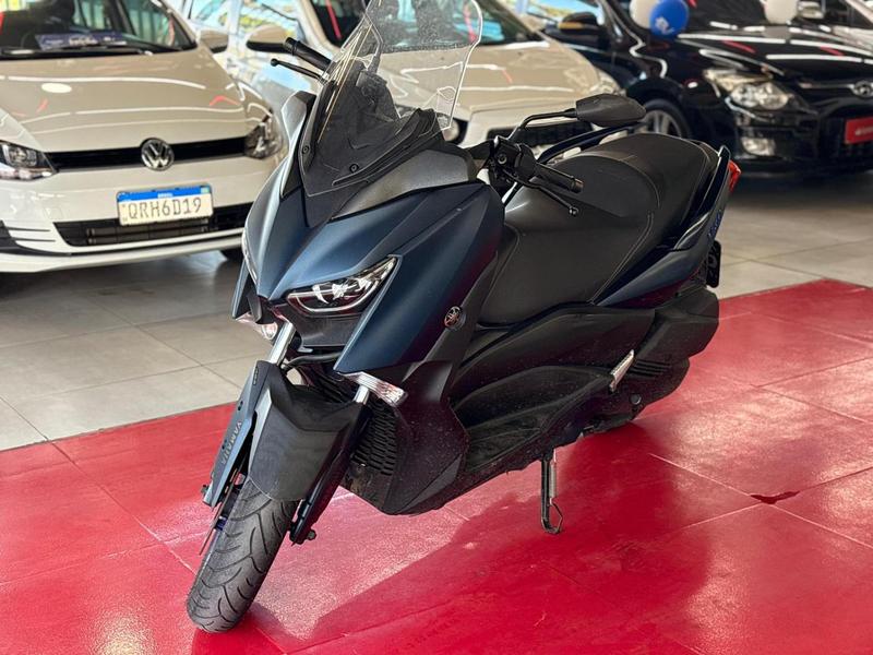 YAMAHA XMAX