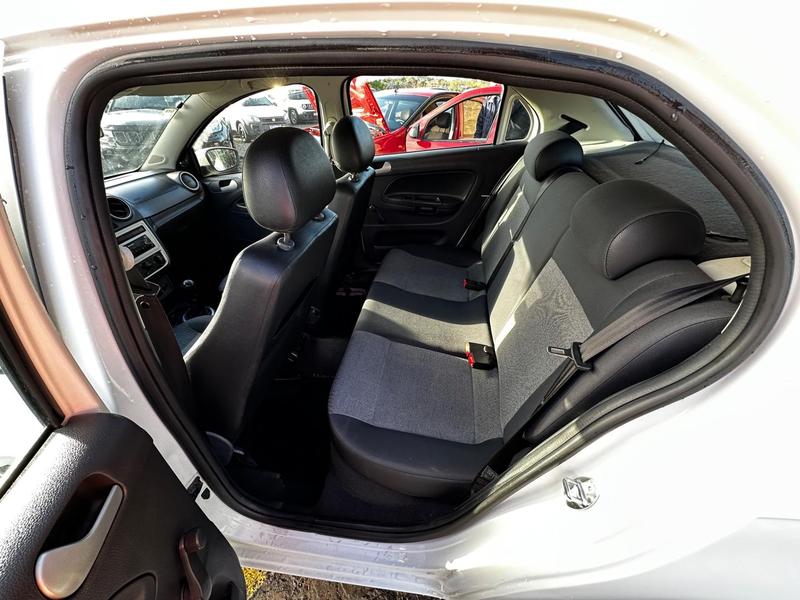 Volkswagen Gol 1.6 City - foto 11