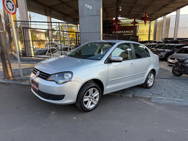VOLKSWAGEN POLO SEDAN 1.6