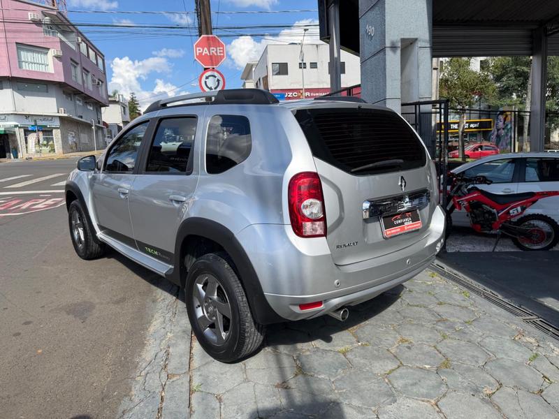 Renault Duster 2.0 D 4x2a - foto 6