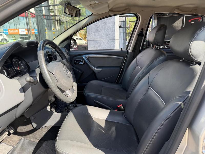 Renault Duster 2.0 D 4x2a - foto 8