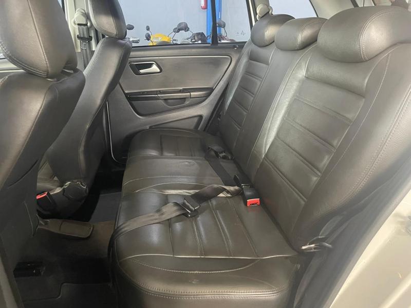 Volkswagen SpaceFox 1.6 1.6 Trend Total Flex 8V 5P - foto 8