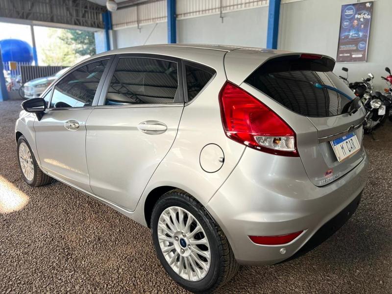 Ford Fiesta Tit.plus 1.0 12V Ecoboost Aut. 5P - foto 2