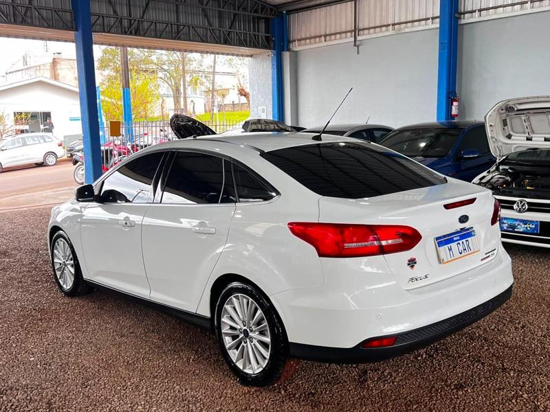 Ford Focus Sedan 2.0 16V 2.0 16V Flex 4P Aut. - foto 2