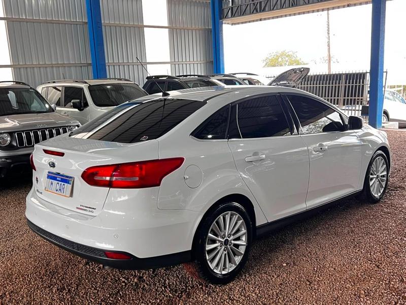 Ford Focus Sedan 2.0 16V 2.0 16V Flex 4P Aut. - foto 4