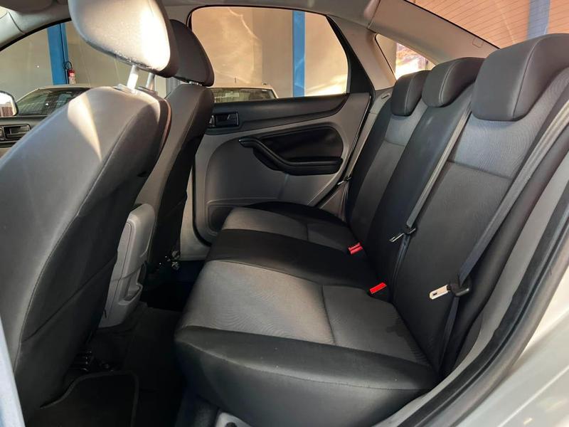 Ford Focus Sedan 1.6 1.6 Flex 8V 16V 4P Mec. - foto 8