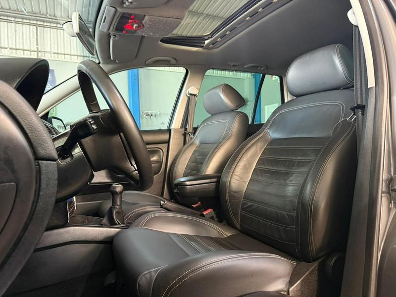 Volkswagen Golf 1.6 Mi Total Flex 8V 4P - foto 7