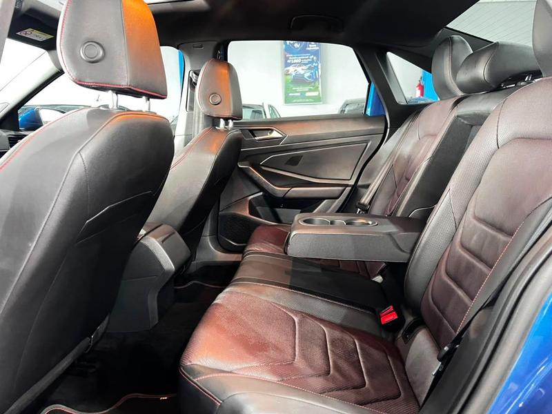 Volkswagen Jetta GLi 350 TSI 2.0 16V 4P Aut. - foto 9