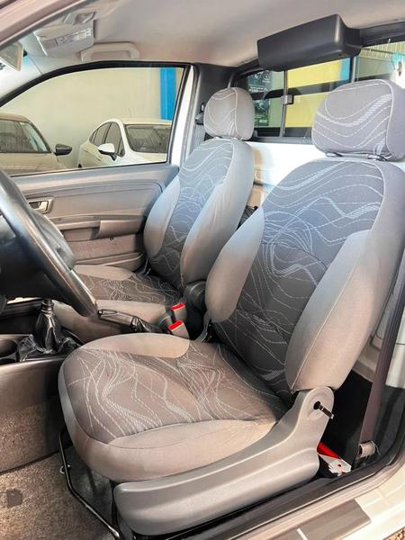 Fiat Strada Adventure 1.8 1.8 Locker Flex Ce - foto 7