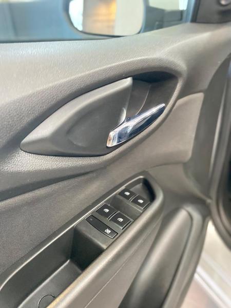 Chevrolet Onix 2018 à venda