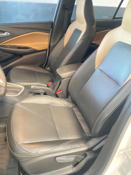 Chevrolet Onix Plus 10tat - foto 11