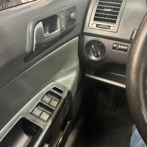 Volkswagen Polo Sedan 1.6 - foto 10