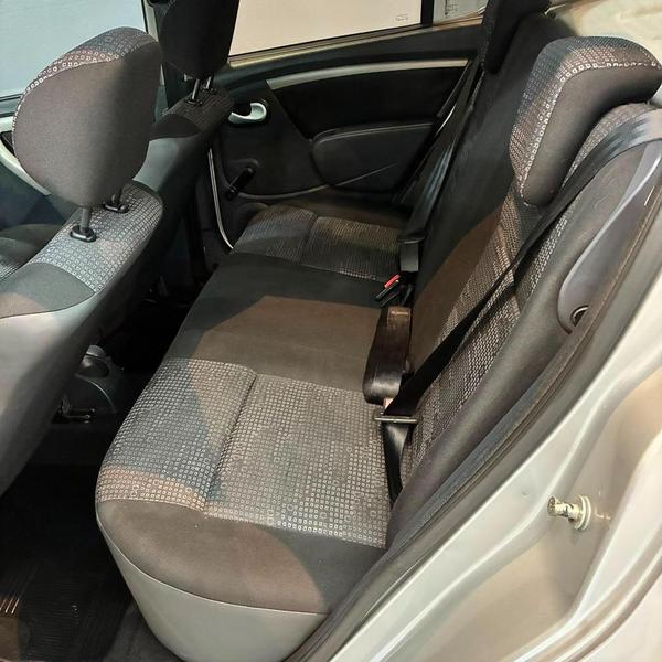 Renault Sandero Expression 1.6 8V Hi Flex Mec - foto 9