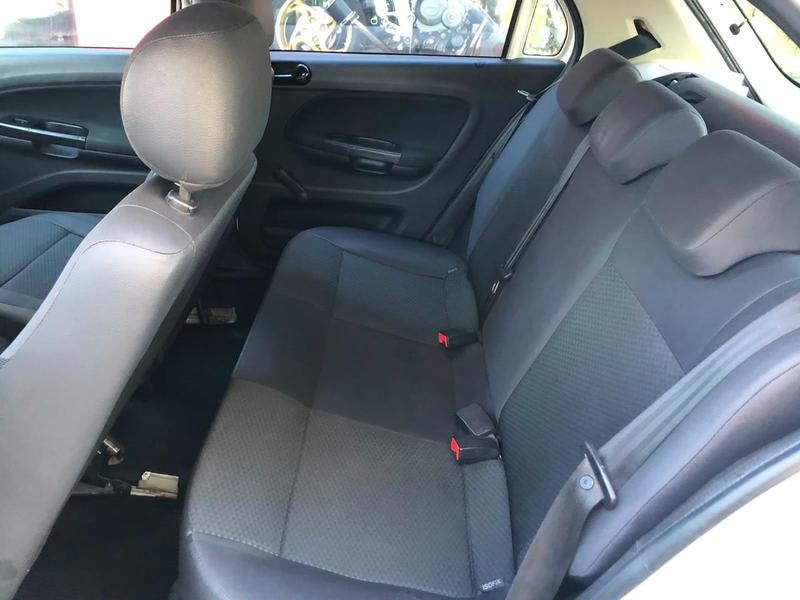 Volkswagen Gol 10l - foto 12