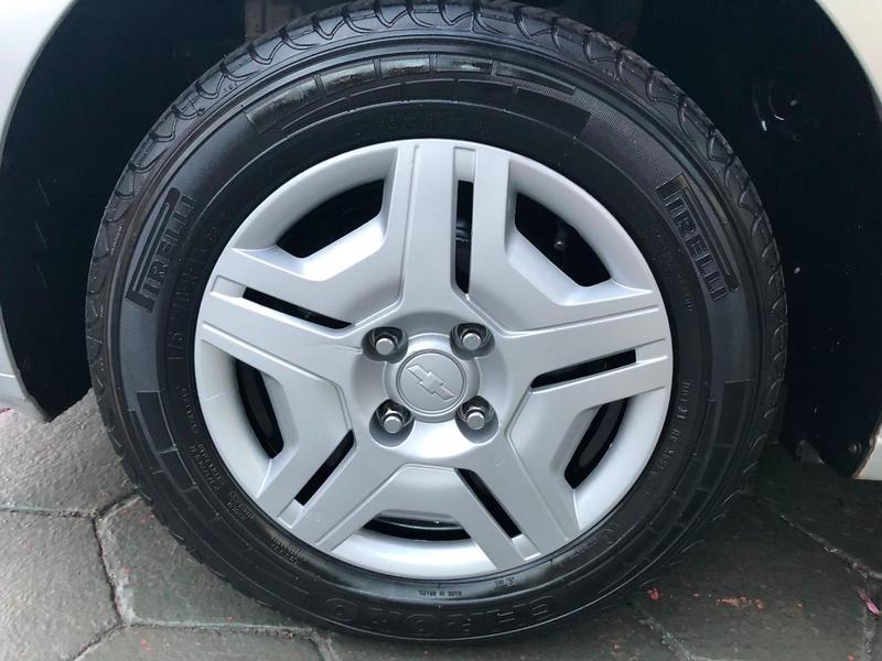 Chevrolet Onix Hatch Ls 1.0 8V Flexpower 5P Mec. - foto 8