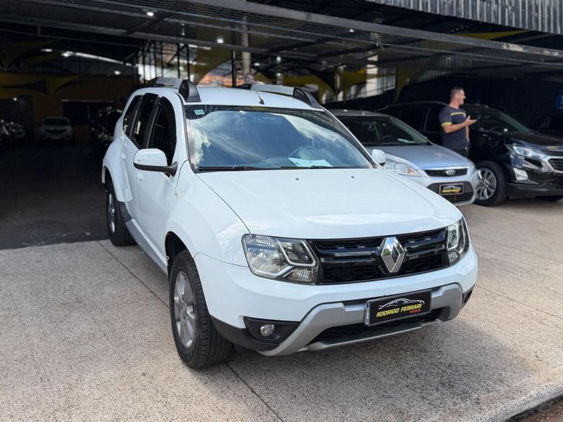 Renault Duster 2.0 D 4x2a - foto 3