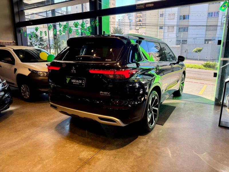 Mitsubishi Outlander Signature 2.4 4X4 Automático Hib - foto 4