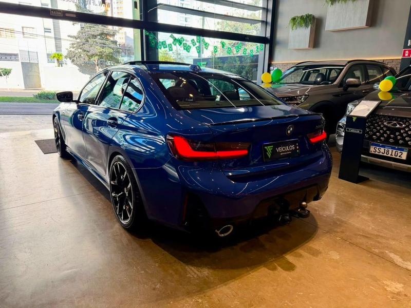 BMW 320i M Sport Flex - foto 6