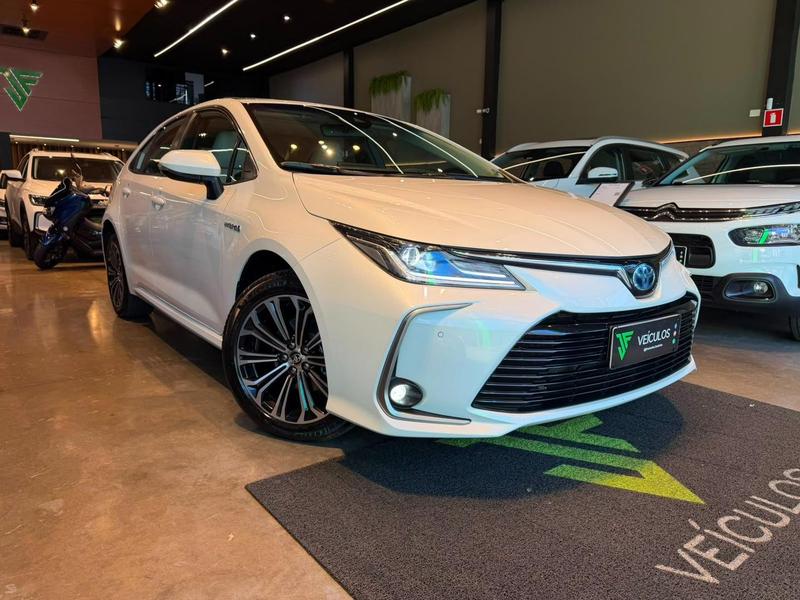 Toyota Corolla Apremiumh - foto 3