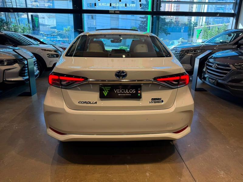 Toyota Corolla Apremiumh - foto 5