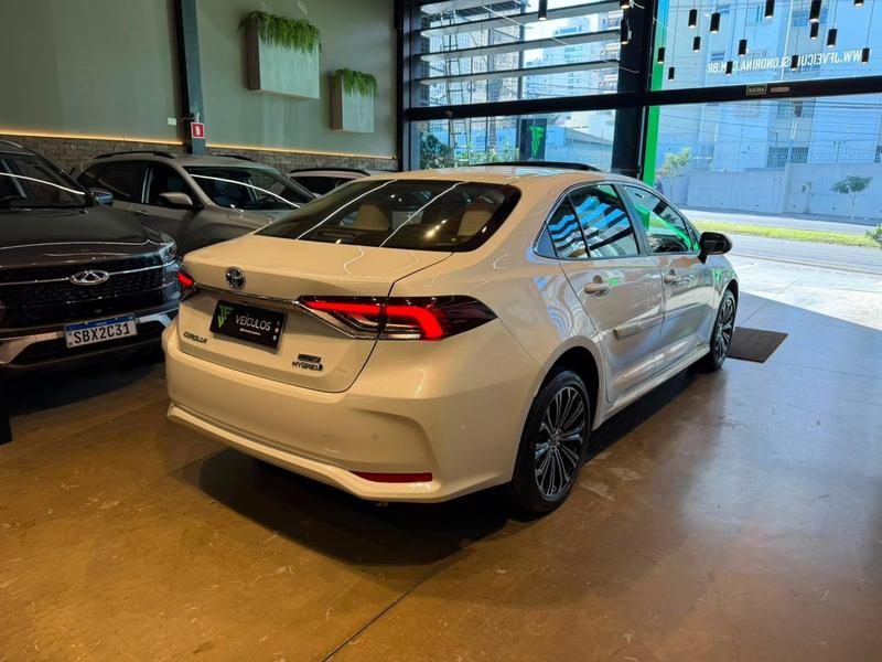 Toyota Corolla Apremiumh - foto 6