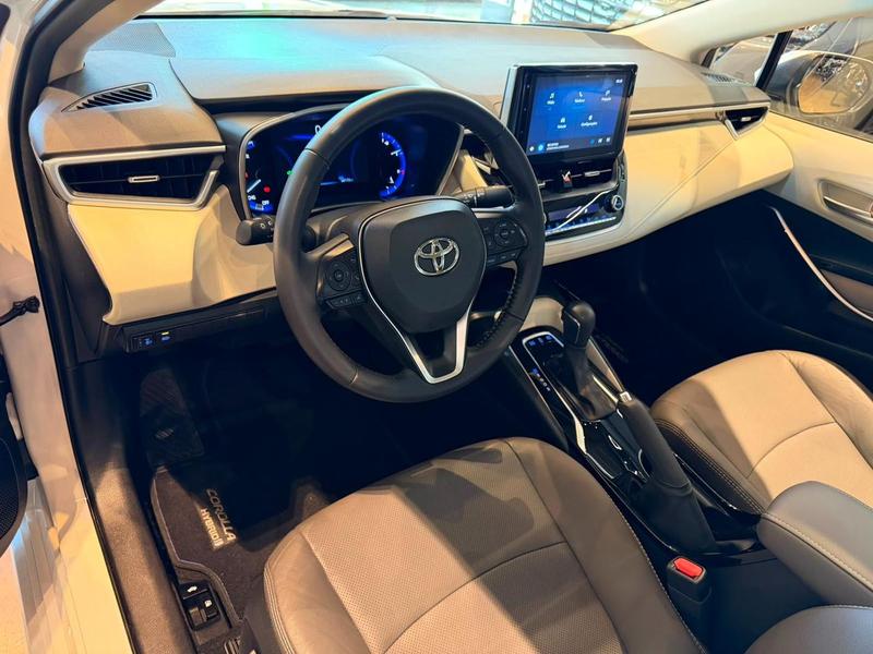 Toyota Corolla Apremiumh - foto 11