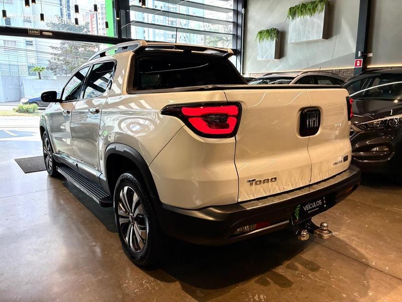 Fiat Toro Volc At9 4X4 - foto 4
