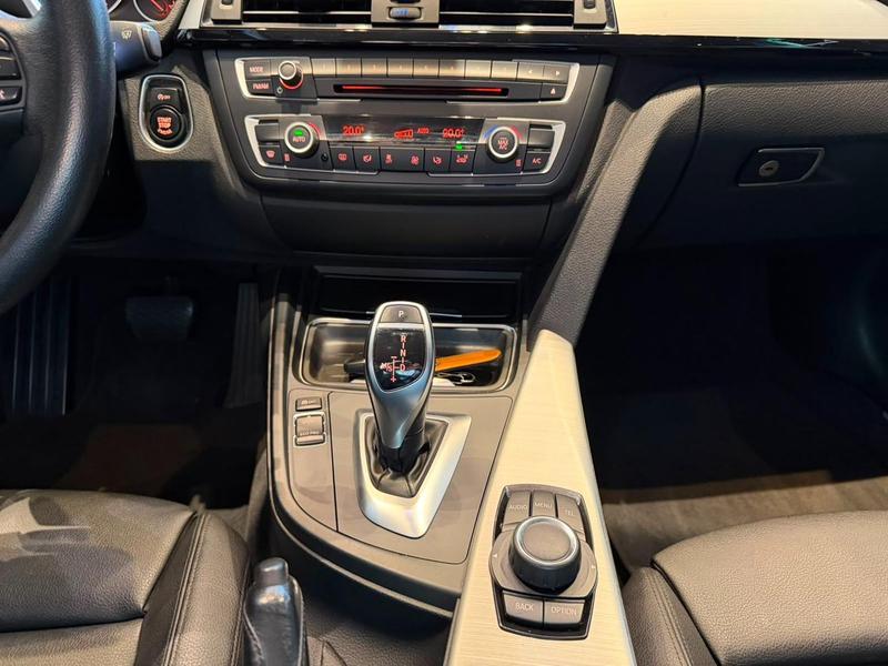 BMW 320i Active Flex - foto 15