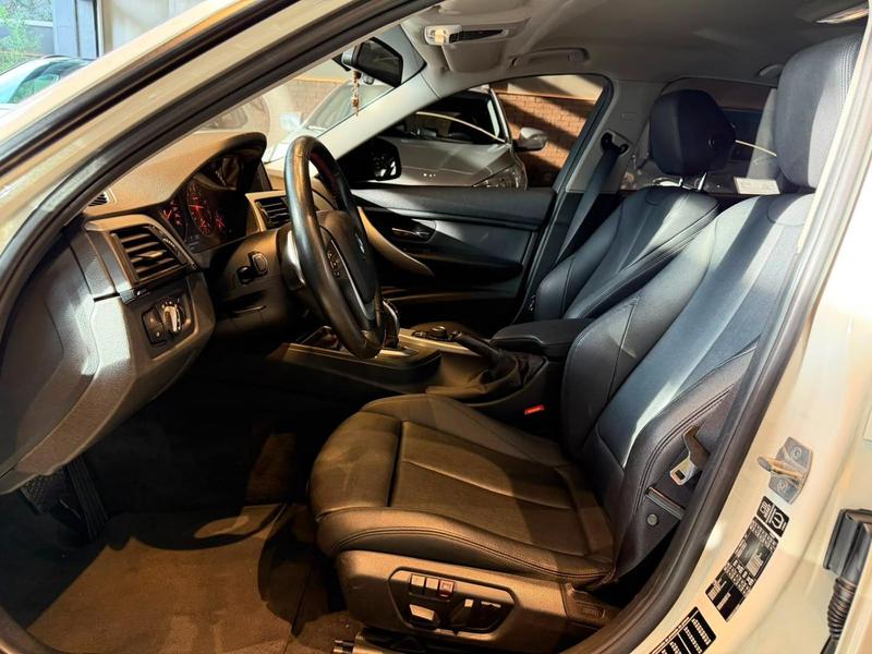 BMW 320i Active Flex - foto 10