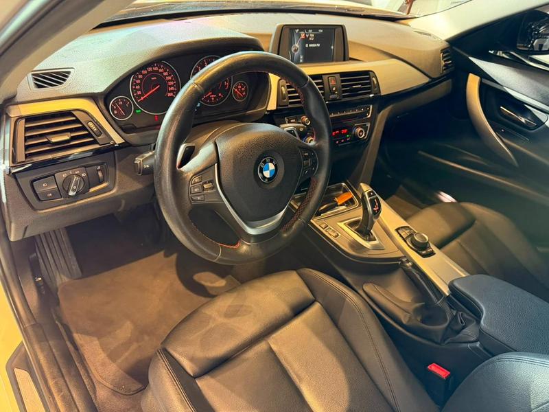 BMW 320i Active Flex - foto 13